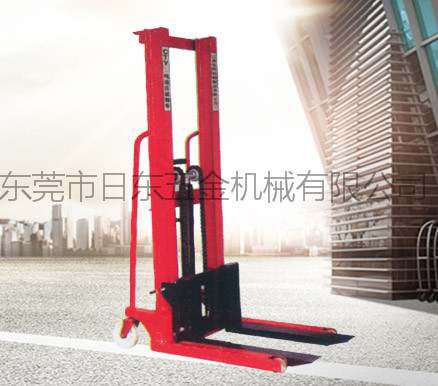 1-2噸升降叉車(chē)